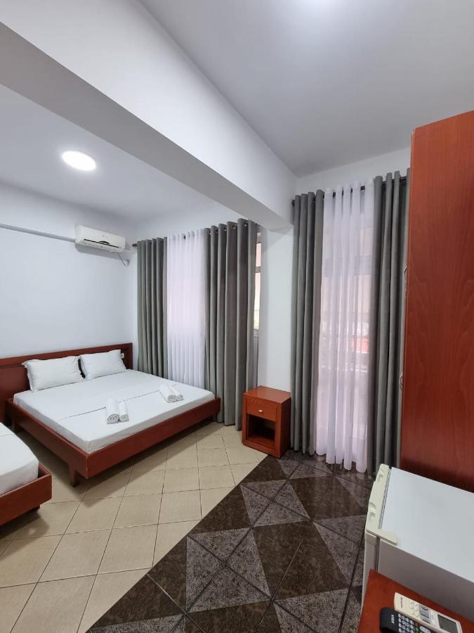 סרנדה Ideal Apartments & Rooms מראה חיצוני תמונה